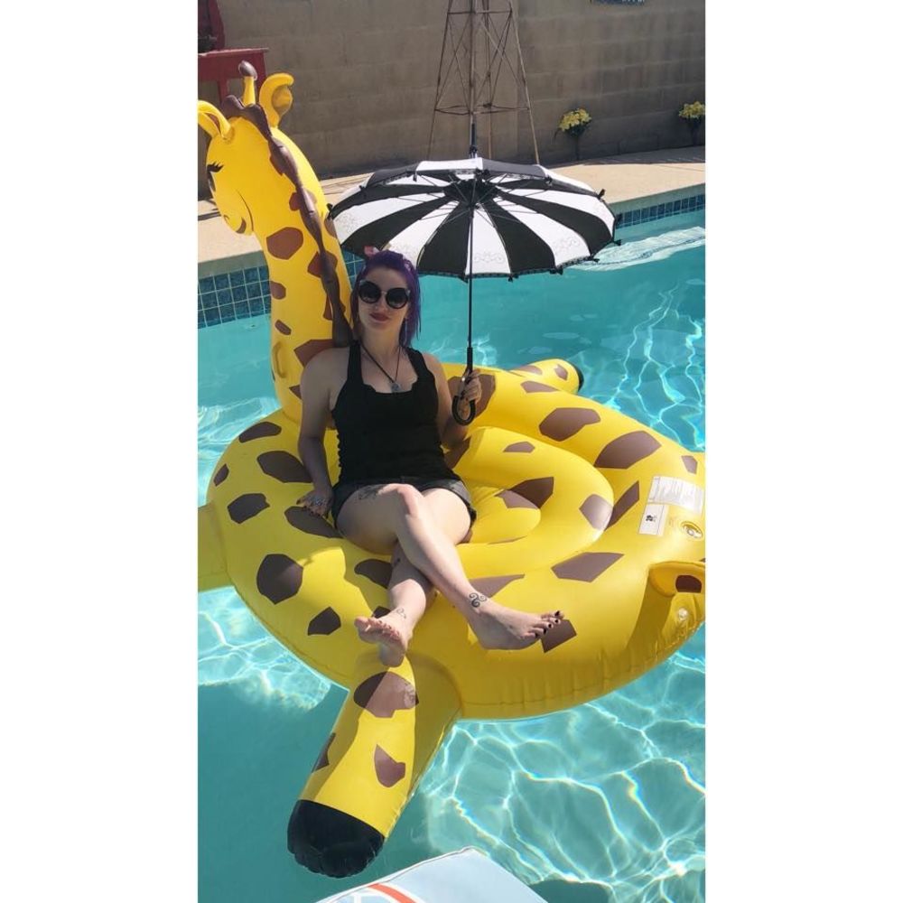 Meet your Posher, Caitlin